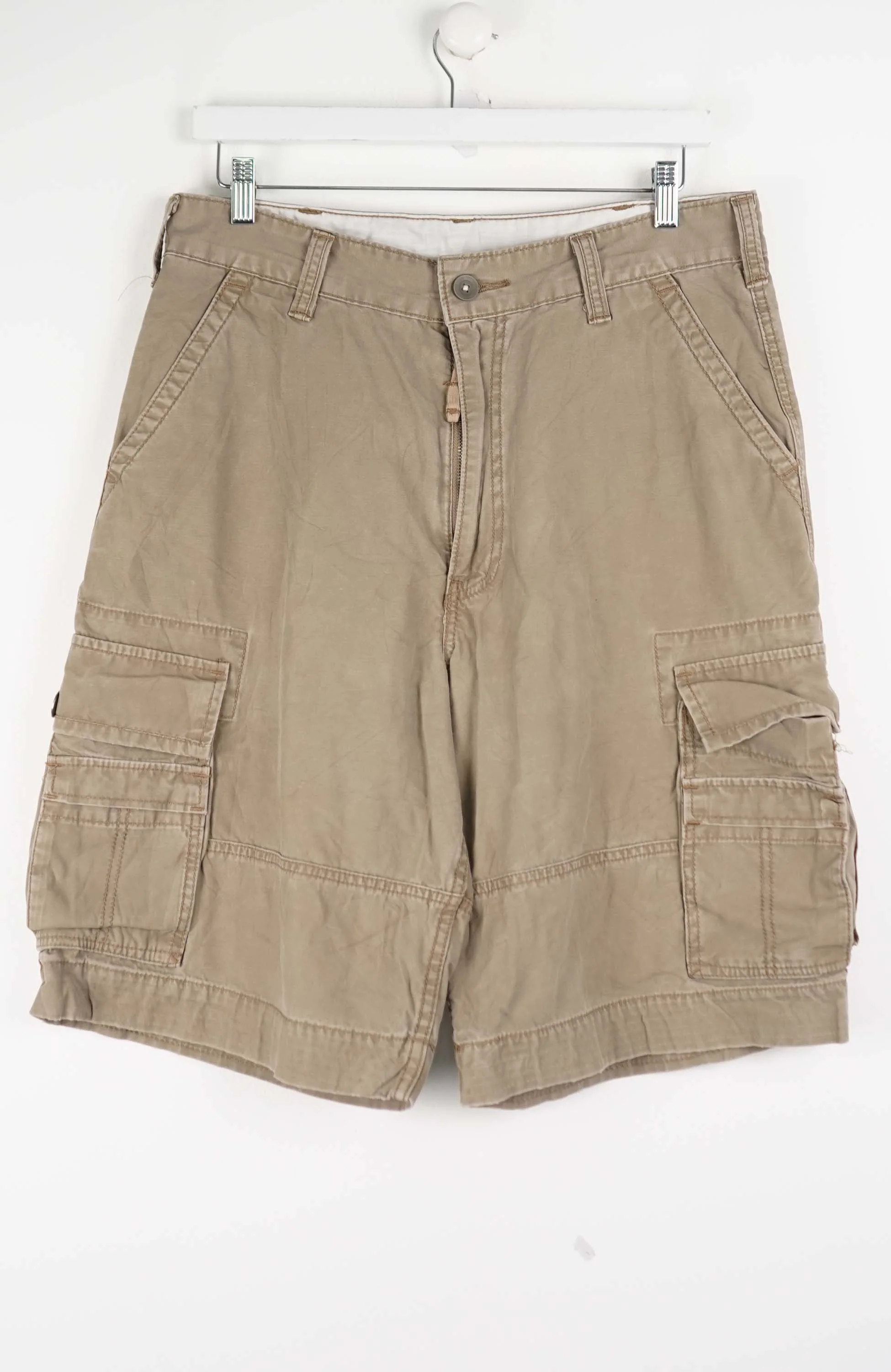 VINTAGE LEVI'S CARGO SHORTS W33