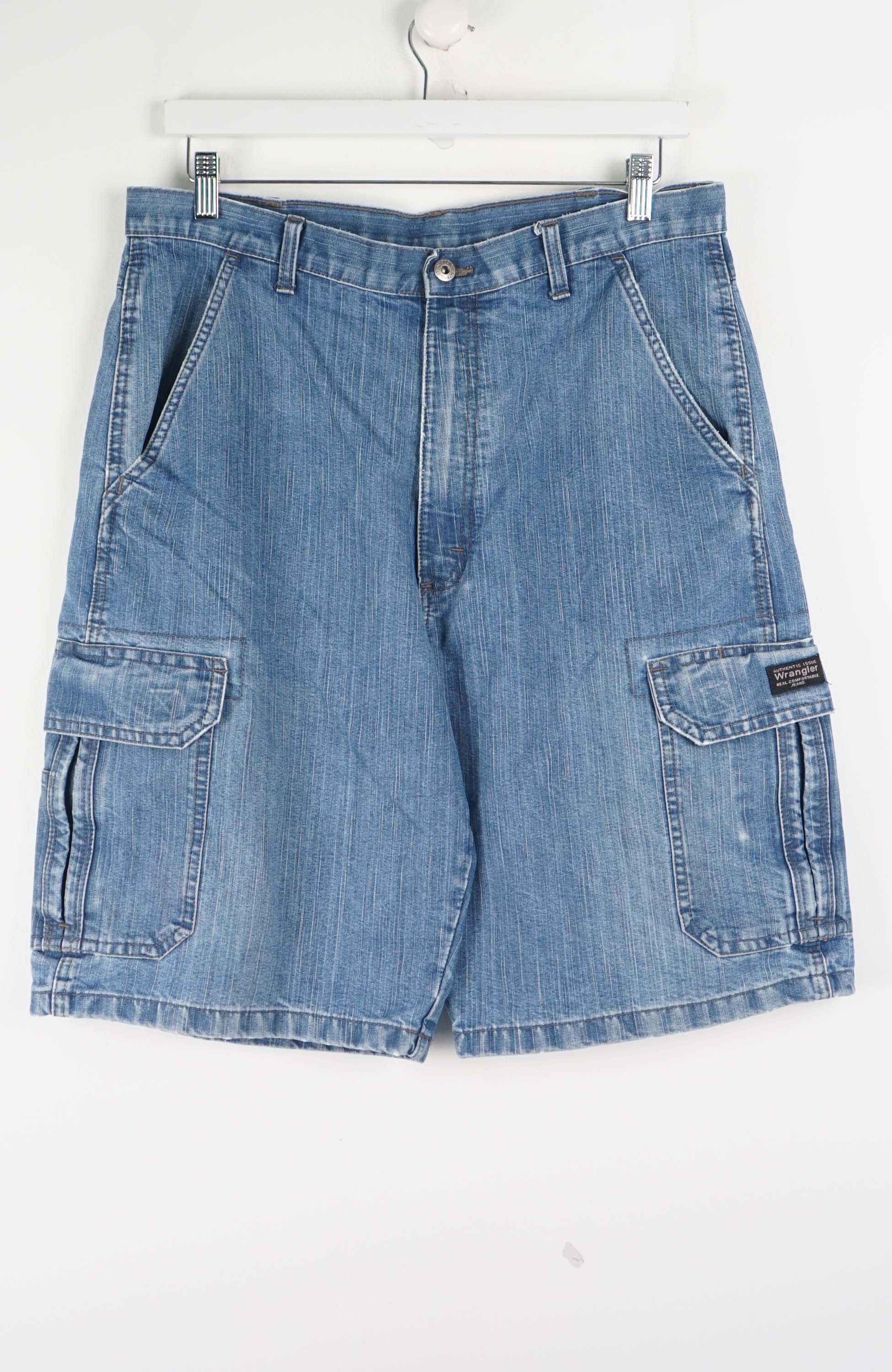 VINTAGE WRANGLER CARGO SHORTS W34