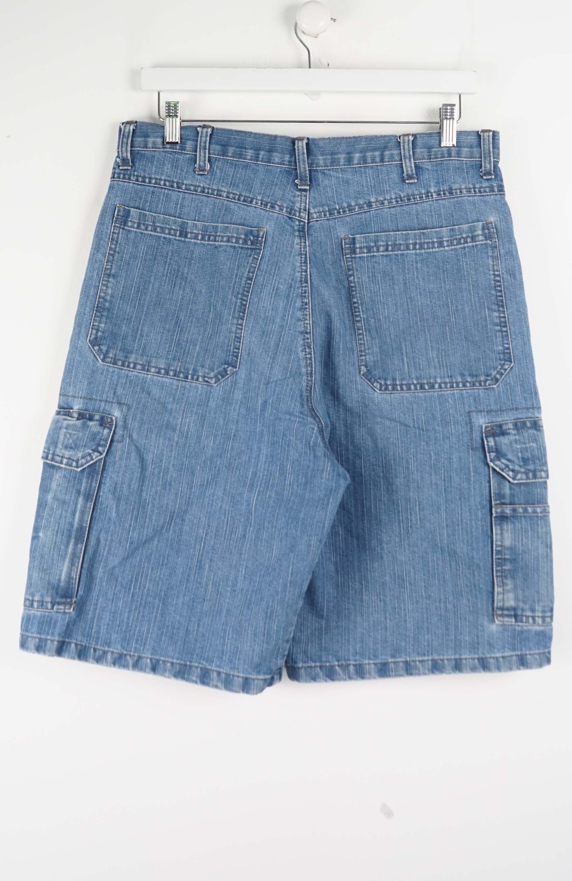 VINTAGE WRANGLER CARGO SHORTS W34 - Image 3