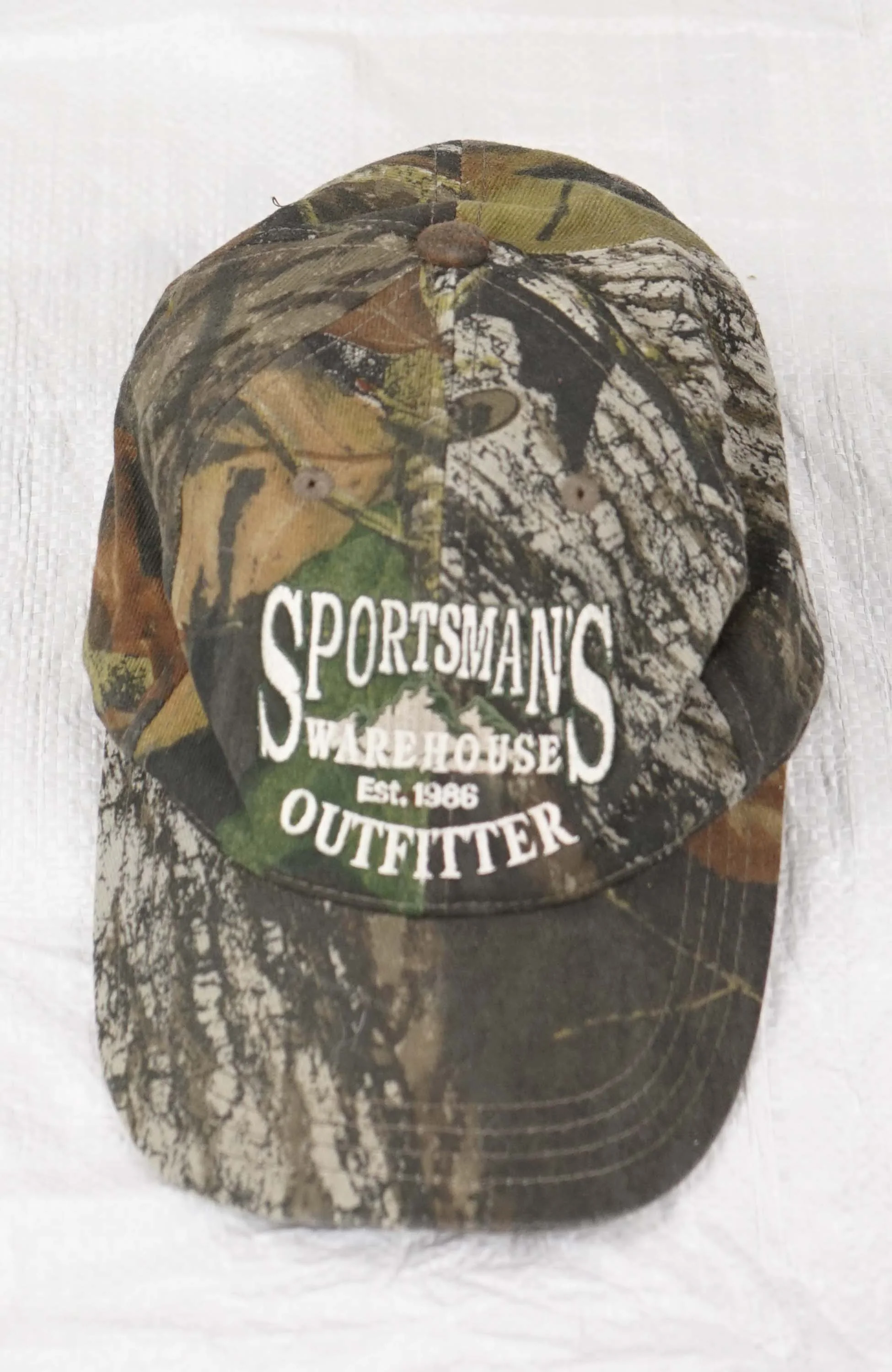 VINTAGERE SPORTSMAN'S WAREHOUSE EST.1986 OUTFITTER REAL TREE HAT